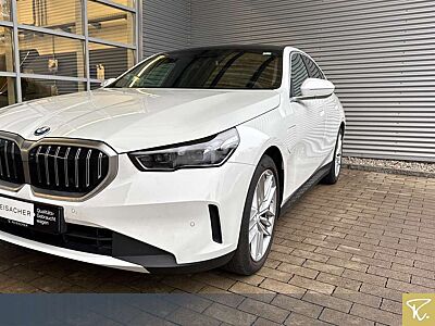 BMW 550 e A xDrive Lim Navi 360° ACC HUD H&K adLED