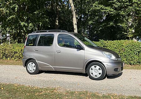 Toyota Yaris Verso 1.3i mit Klimaanlage und sehr gepflegt