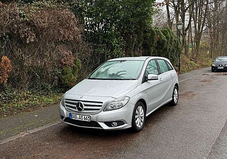 Mercedes-Benz B 180 (BlueEFFICIENCY)