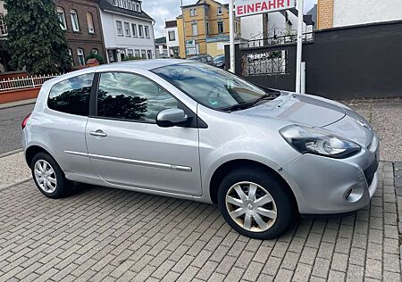 Renault Clio 3-Türer 1.2 16V 75 Dynamique