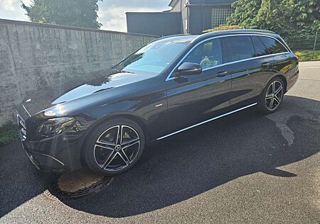 Mercedes-Benz E 300 d T 9G-TRONIC