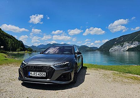 Audi RS4 Avant 2.9 TFSI quattro Keramik 280 km/h Matrix-LED