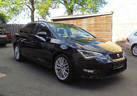 Seat Leon ST 2.0TDI **FR /LED/Leder/Navi/Panorama**