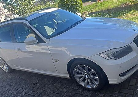 BMW 320d 320 3er Touring Diesel xDrive DPF Touring Edition
