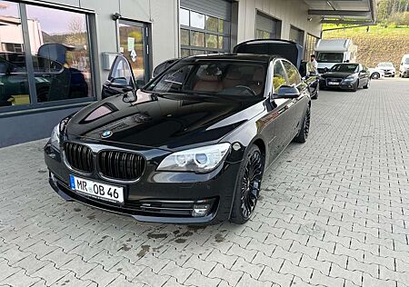 BMW 750 HEAD-UP/SOFTCLOSE/STANDHZG/AKTIVSITZE/TV/RADAR