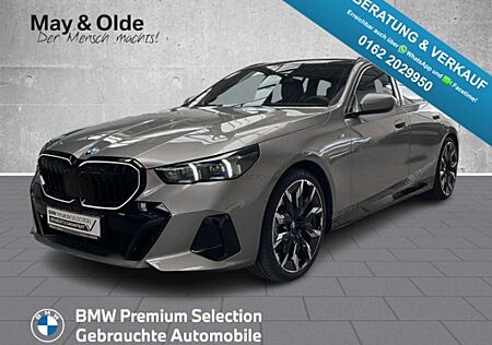 BMW 520 i M Sportpaket HUD AHK Pano Navi Bowers & Wilkins