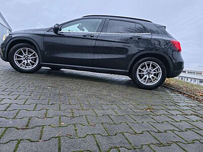 Mercedes-Benz GLA 200 Style