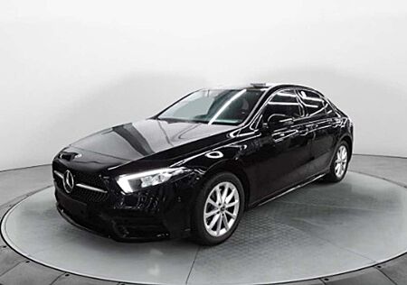 Mercedes-Benz A 250 e Limousine 8G-DCT AMG Line PANO