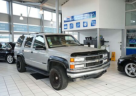 Chevrolet Tahoe 5.7 V8 Sport Utility Vehicle K1500