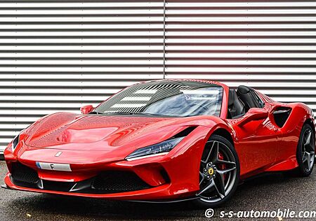 Ferrari F8 Spider AFS Lift Racing Seats Carbon Kamera