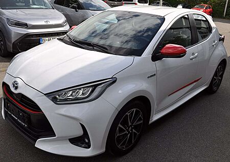 Toyota Yaris Hybrid Club
