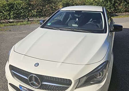 Mercedes-Benz CLA 220 CDI / d (117.303)