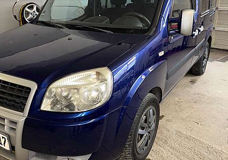 Fiat Doblo 5-Türer 1.4 8V Family