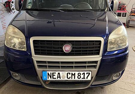 Fiat Doblo 5-Türer 1.4 8V Family