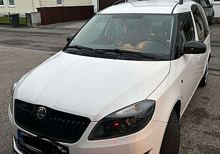 Skoda Roomster 1.2 TSI Noire