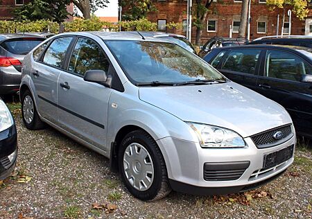 Ford Focus Lim. Trend / TÜV/AU 10/2026