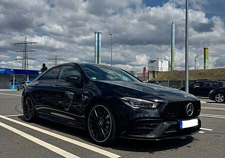 Mercedes-Benz CLA 35 AMG JungeSterne/360/Night/Headup/Burmester/Dis/19“/A