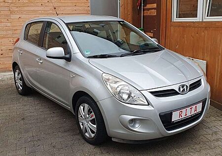 Hyundai i20 1.4 Automatik, Nichtraucher, Klima, Tüv Neu