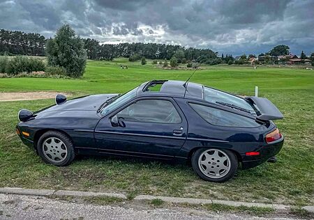 Porsche 928 S4