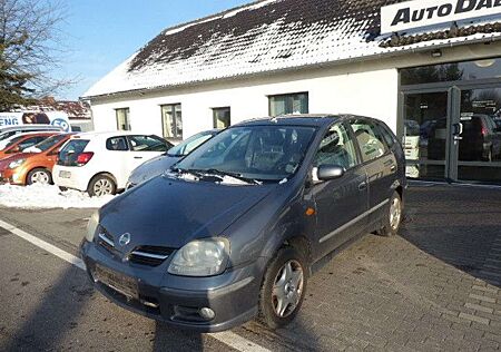 Nissan Almera Tino