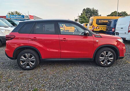 Suzuki Vitara 1.0 Club Automatik Navi