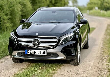 Mercedes-Benz GLA 200 7G-DCT