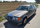 Mercedes-Benz 300 Gepflegter 300D mit AHK und Schiebedach