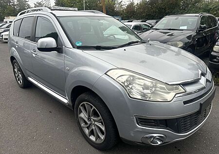 Citroën C-Crosser Citroen 2.0 HDI 4x4 7 PLÄTZE KLIMA LEDER NAVI XENON