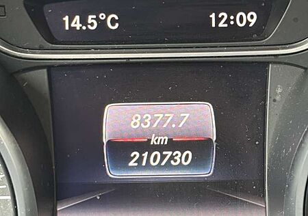Mercedes-Benz CLA 200 d 7G-DCT
