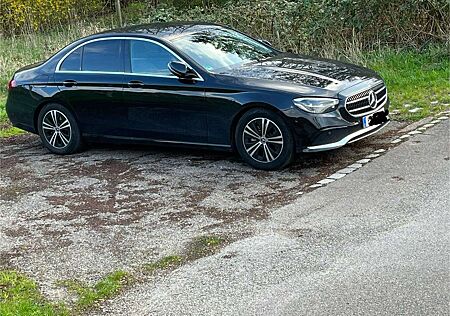 Mercedes-Benz E 220 d Limousine - Avangarde (213.004)