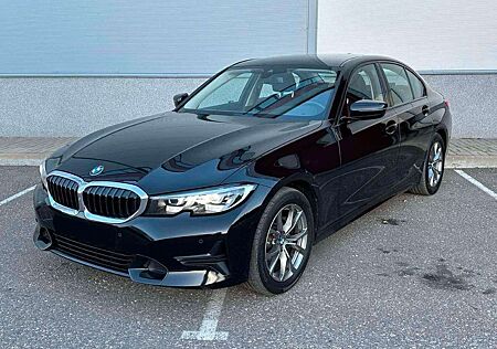 BMW 318 i Sport Line Navi Led SzHz 1 Hand