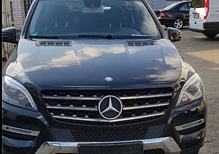 Mercedes-Benz ML 350 BlueTEC 4MATIC 7G-TRONIC