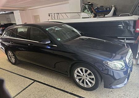 Mercedes-Benz E 220 d T 9G-TRONIC Avantgarde