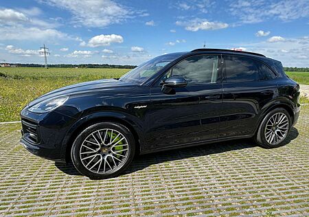 Porsche Cayenne Turbo S * HeadUp * PDCC * Clubleather * NightVisio