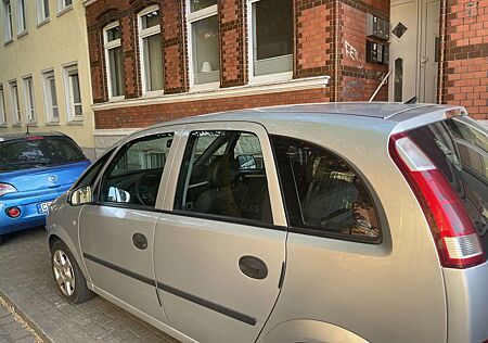 Opel Meriva 1.6 16V Easytronic (Essentia)