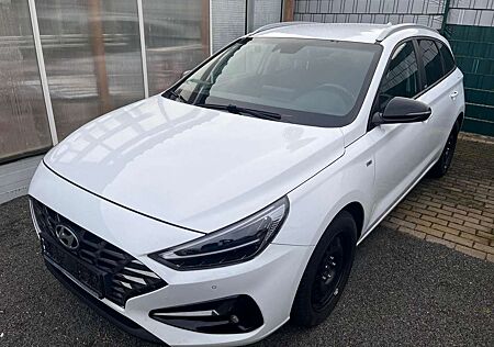 Hyundai i30 Kombi Automatik 120 PS Midlhybrid