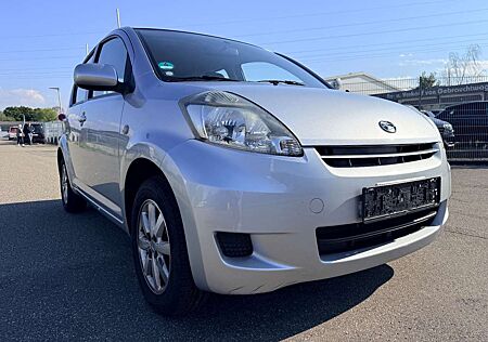 Daihatsu Sirion CX