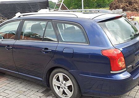 Toyota Avensis 2.0 D-4D Combi