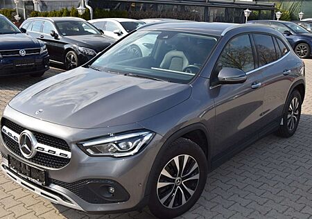 Mercedes-Benz GLA 200 4Matic;Led,Acc,Navi,Kamera, S-Stop,