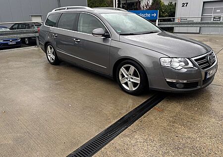 VW Passat Variant Volkswagen 2.0 TDI DPF Highline AHK TÜV Shz Klima Tiefer Nsw