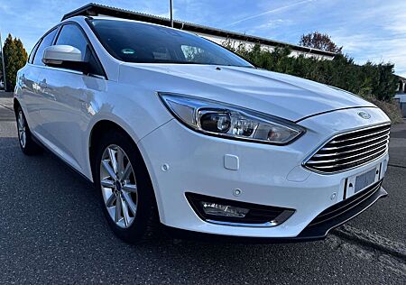 Ford Focus Lim. Titanium NAVI/TEMPOMAT/