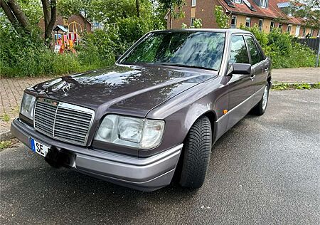 Mercedes-Benz E 200 W124