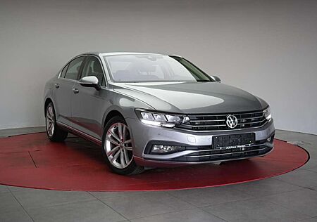 VW Passat Volkswagen 2.0 TDI DSG Elegance Navi/ACC/Kamera/Lane