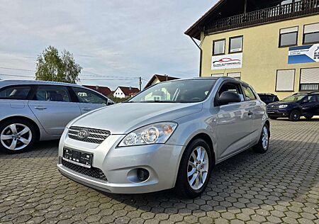 Kia Cee'd Ceed / 1.4 CVVT Attract