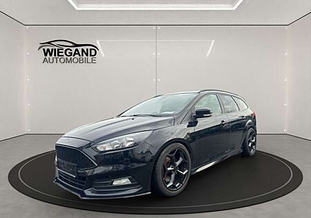 Ford Focus Turnier EcoBoost ST+LEDER+NAVI+TEMPOMAT