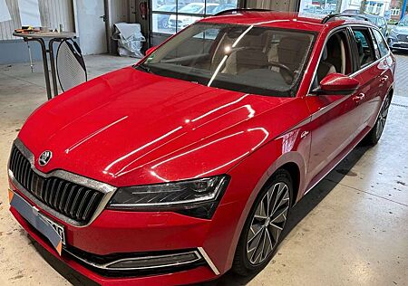 Skoda Superb COMBI L&K 4x4 LEDER NAV LED STDHZ ACC CAM