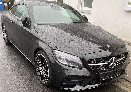 Mercedes-Benz C 300 Coupe 4Matic 9G-TRONIC AMG Line