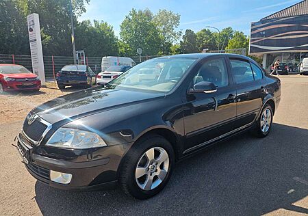 Skoda Octavia 1.6i Lim. TÜV neu+ZR bei 132 Tkm neu+AHK