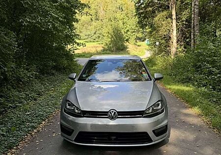 VW Golf Volkswagen 1.4 TSI BlueMotion Technology R_line