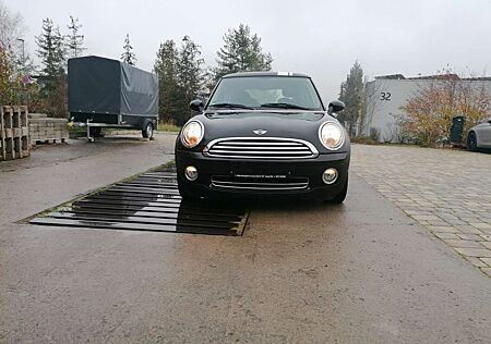 Mini ONE Cooper/Automatik/Panorama/TÜV 11-2026/1 Hand